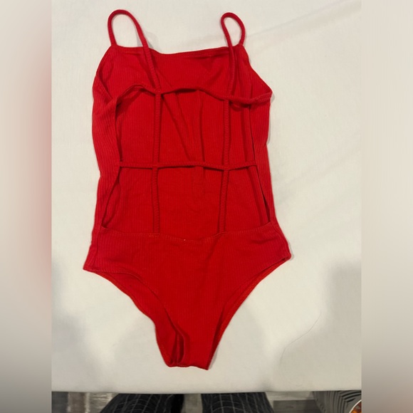 Red bodysuits with open back - Picture 3 of 4